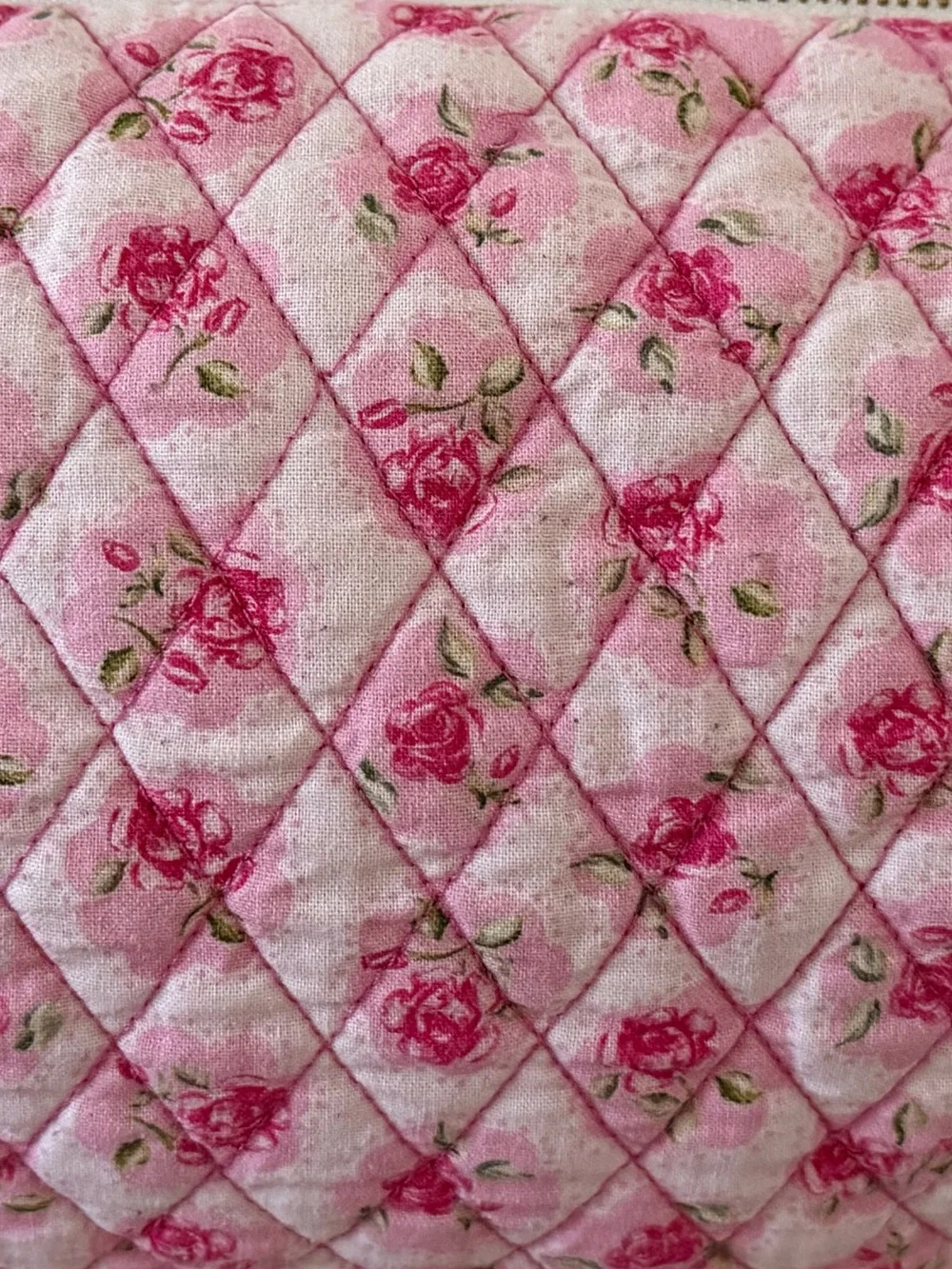 Love Shack Fancy Octavia Bag In Pink Divine
Quilted Romantic Cottagecore Floral - Picture 3 of 9
